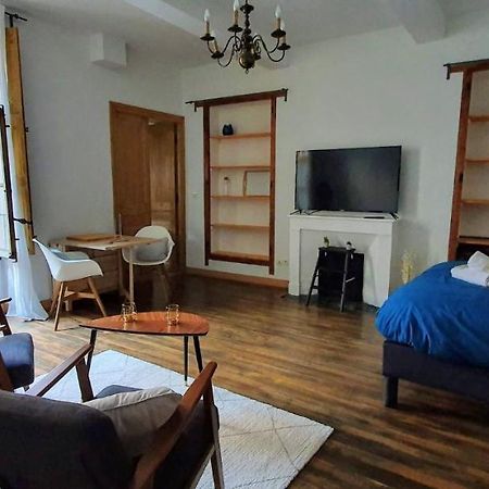 Studio Tres Spacieux Avec Cour, En Plein Coeur De Ville ! Carcassonne Eksteriør bilde