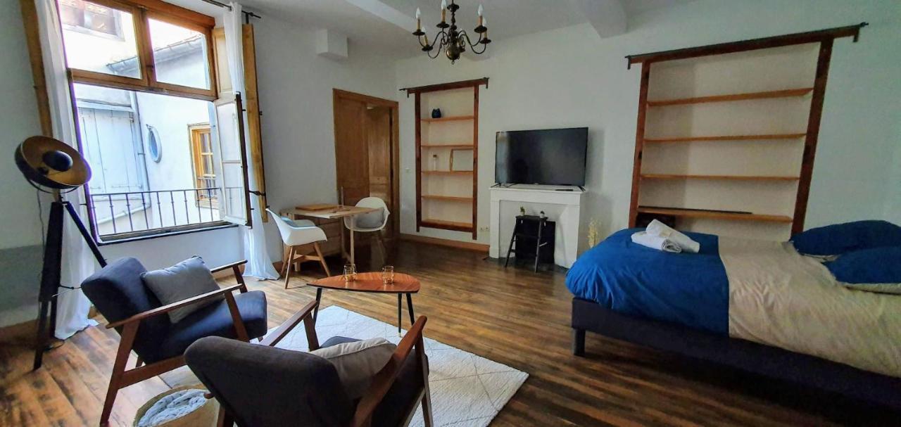 Studio Tres Spacieux Avec Cour, En Plein Coeur De Ville ! Carcassonne Eksteriør bilde