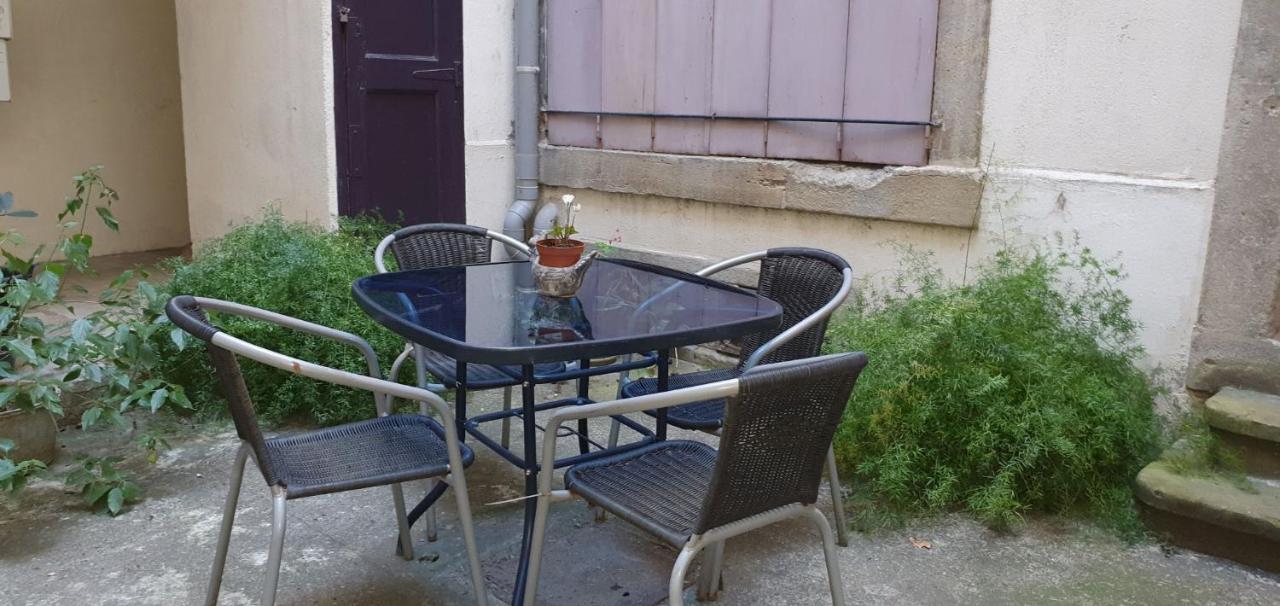 Studio Tres Spacieux Avec Cour, En Plein Coeur De Ville ! Carcassonne Eksteriør bilde
