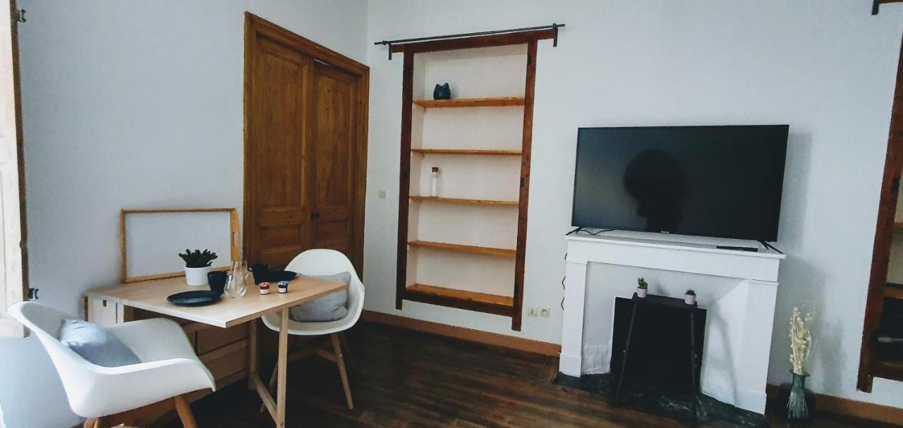 Studio Tres Spacieux Avec Cour, En Plein Coeur De Ville ! Carcassonne Eksteriør bilde