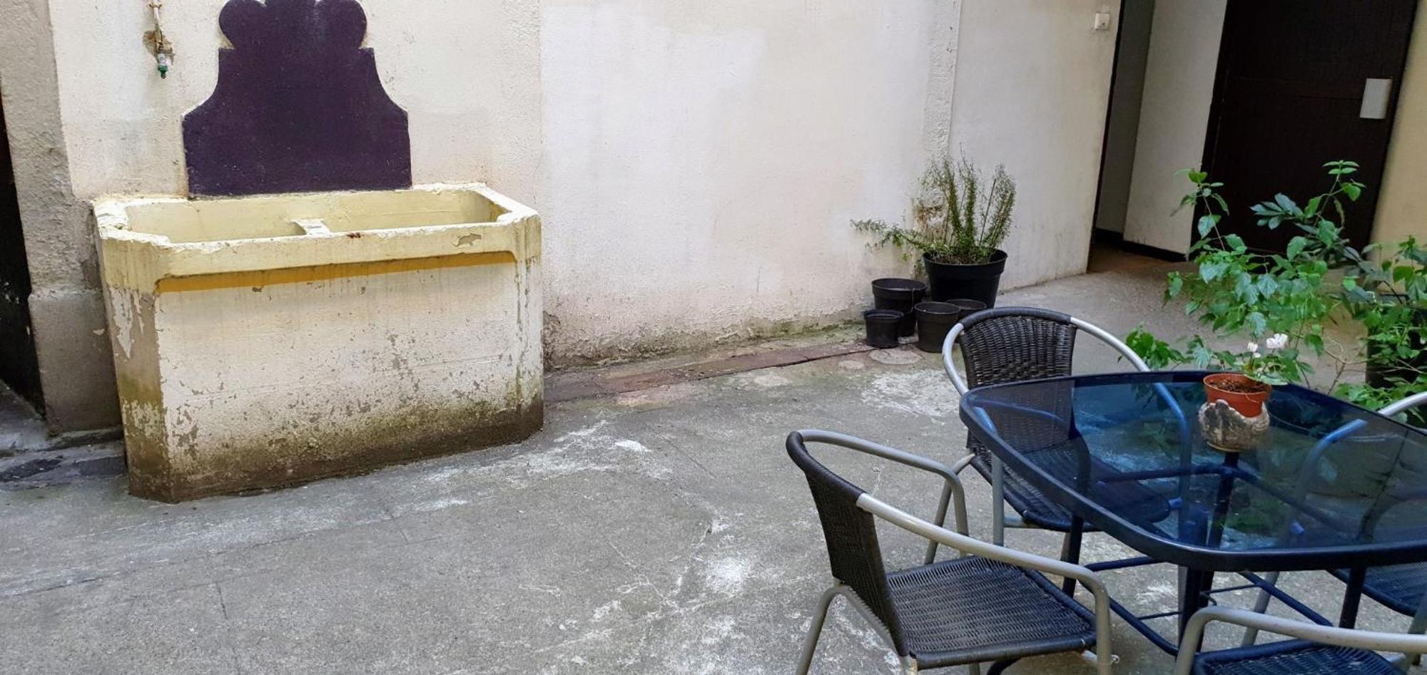 Studio Tres Spacieux Avec Cour, En Plein Coeur De Ville ! Carcassonne Eksteriør bilde
