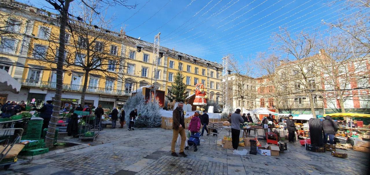 Studio Tres Spacieux Avec Cour, En Plein Coeur De Ville ! Carcassonne Eksteriør bilde